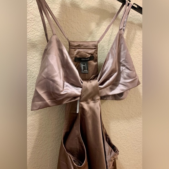 Forever 21 Strappy Silky Dress with midriff Cutout - Picture 5 of 10